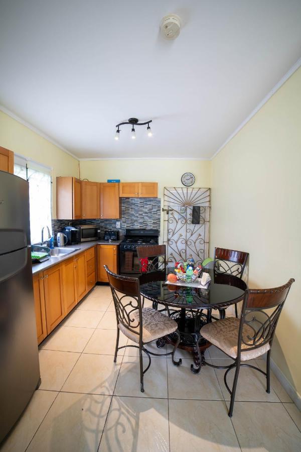 Nickels Garden Villas Montego Bay Exterior photo